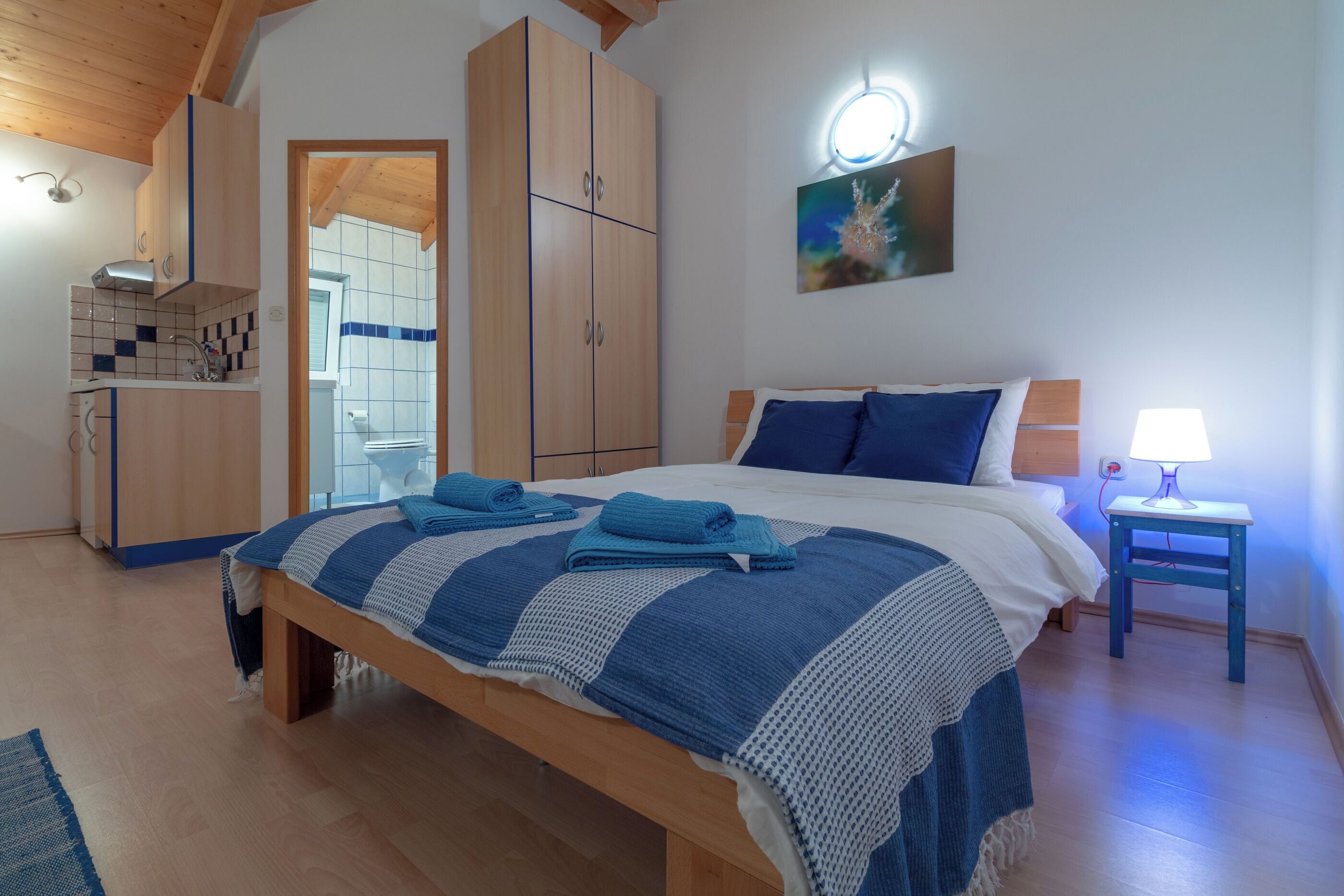 Ferienhaus | Eigene Küche | Kühlschrank, Mikrowelle, Ofen, Herdplatte