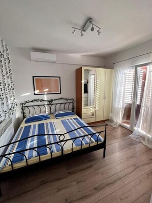 Apartment (A1) | In-room safe, laptop workspace, iron/ironing board, free WiFi - Apartment Ivana (Makarska)