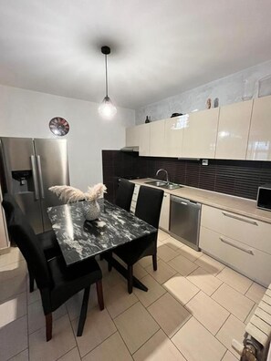 Apartment (A1) | Private kitchen - Apartment Ivana (Makarska)