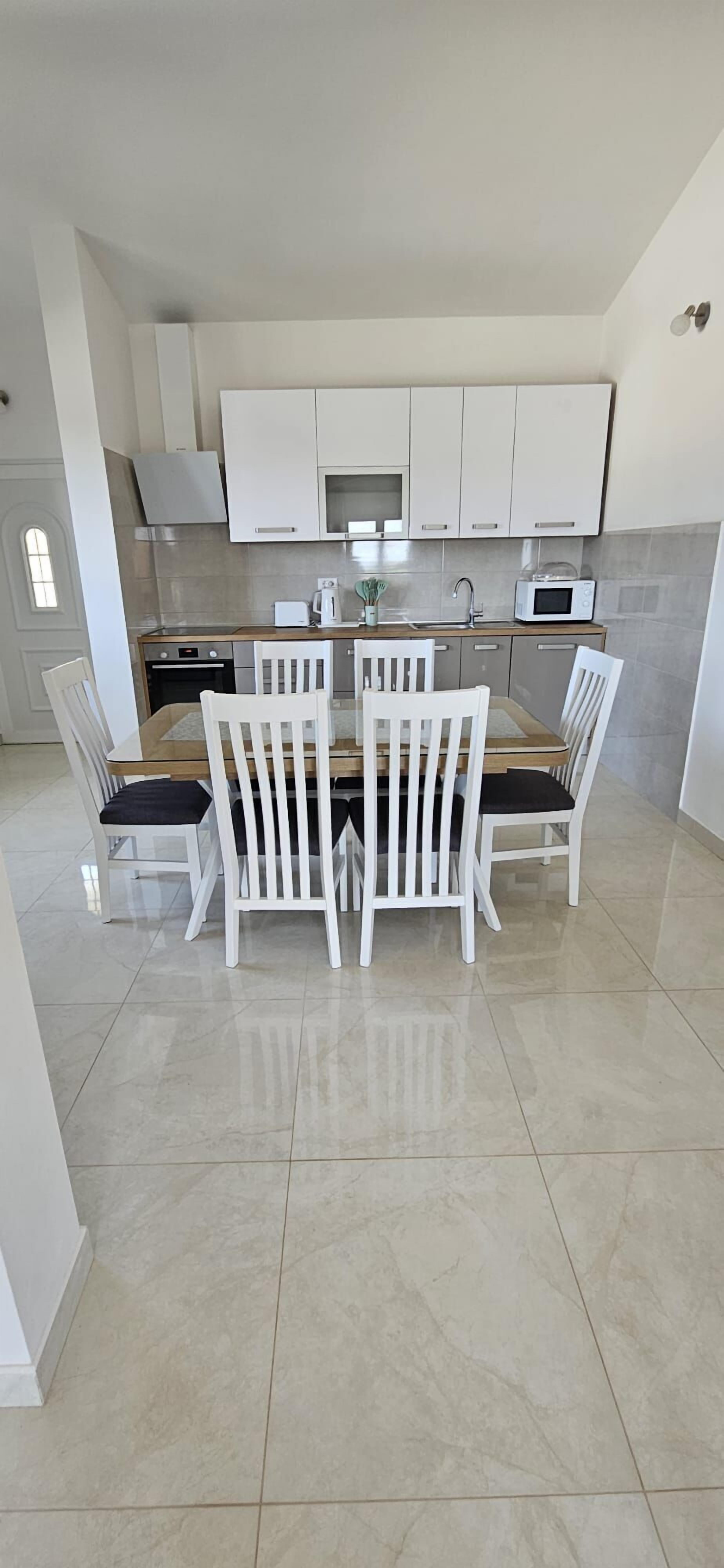 Apartment (A2) | Dining