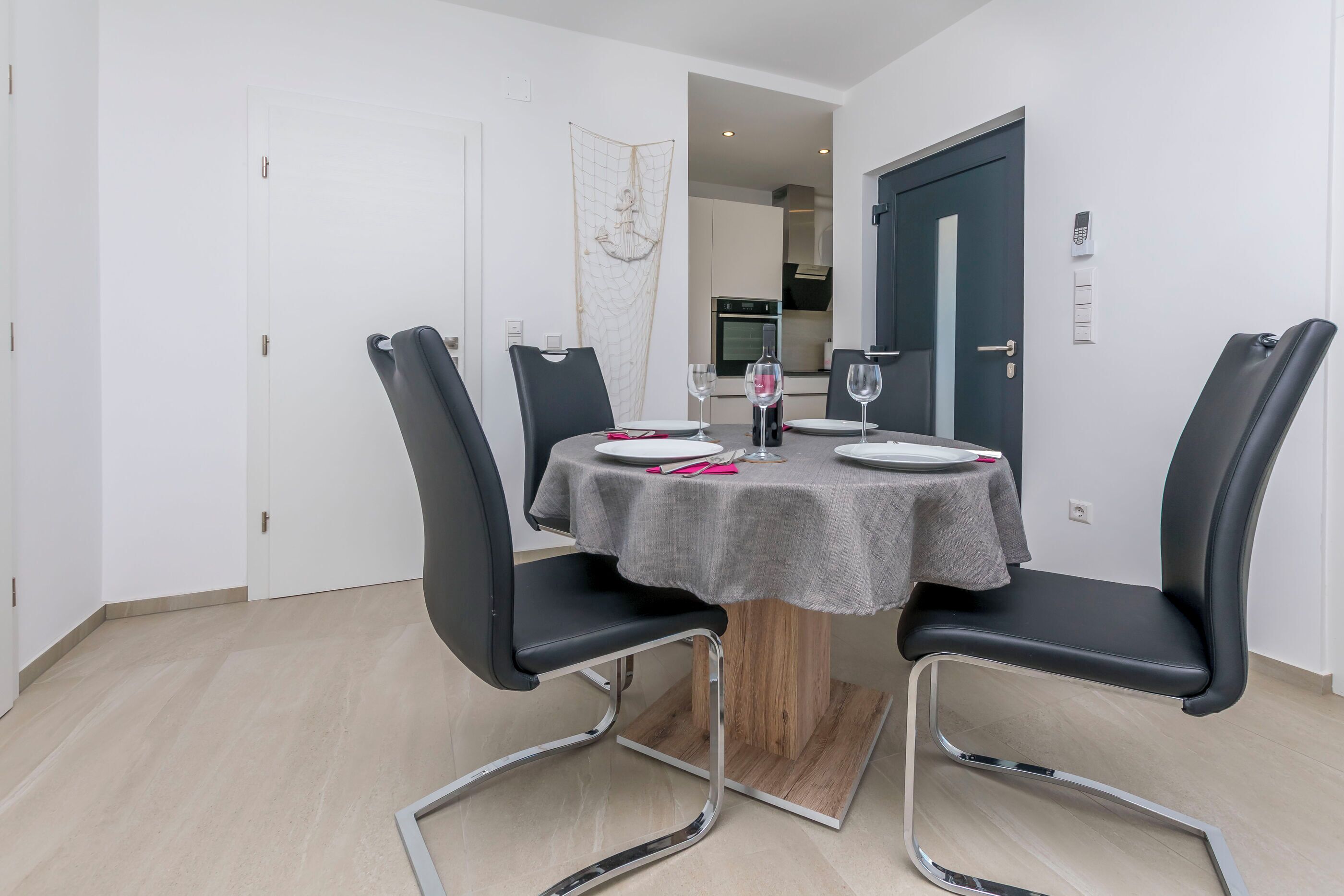 Apartment (A1) | Eigene Küche | Kühlschrank, Mikrowelle, Ofen, Herdplatte