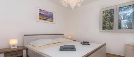 Appartement (A1) | Coffre-fort, fer et planche Ă repasser, accĂšs au Wi-Fi (inclus)