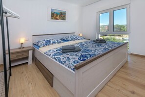 Apartment (A2) | Zimmersafe, Bügeleisen/Bügelbrett, kostenloses WLAN