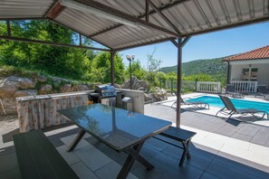 Outdoor pool - House Bribirska Vila (Vinodol)