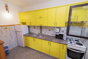Apartment (A1) | Private kitchen - Apartment Duba by the sea (Pag)