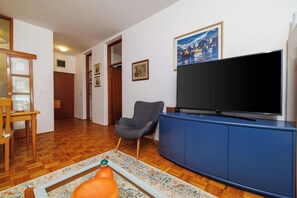 Apartamento (A1) | Sala de estar | Smart TV