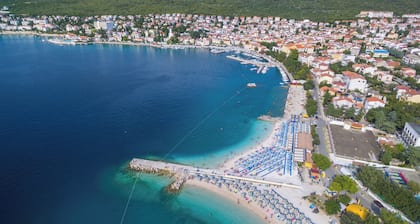 Apartment Beachfront Selce