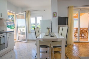 Apartment (A2) | Private kitchen - Apartments Olga (Rab)