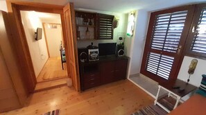 Apartment (A2) | Television - Apartments Alice Seafront (Slivno)
