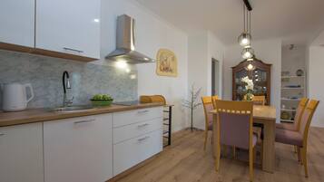 Căn hộ (A1) | Bếp riêng