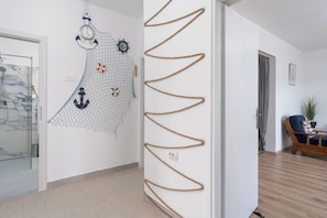 บ้านพัก | ทางเดิน