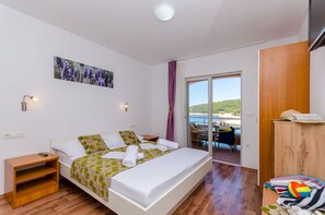 Apartment (A4) | Soundproofing, iron/ironing board, free WiFi - Apartments Juka (Hvar)