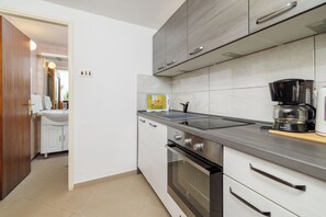 Apartment (A1) | Private kitchen - Apartment Car (Crikvenica)