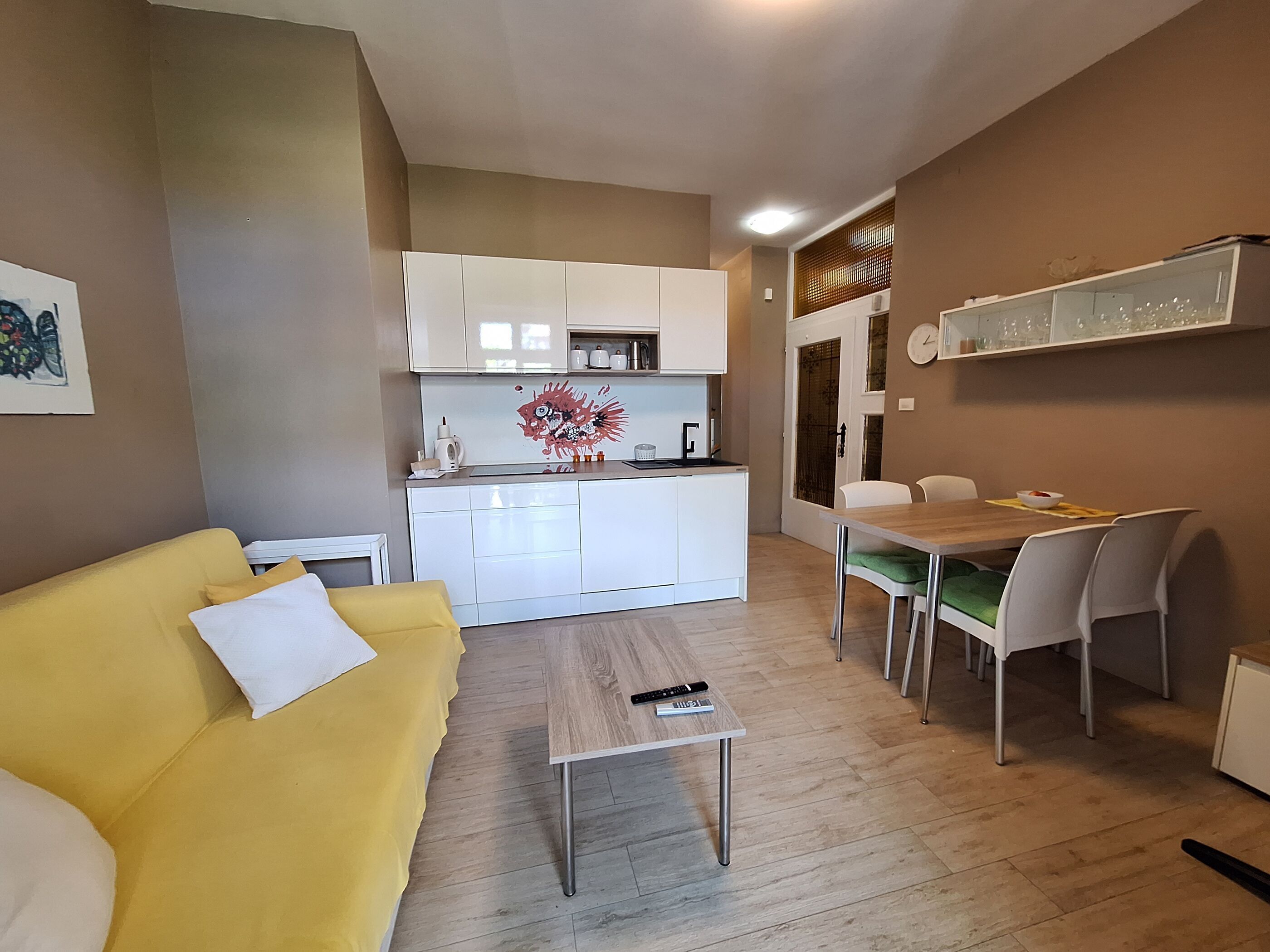 Apartment (A1) | Private kitchen | Fridge, microwave, oven, stovetop