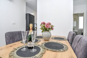 Apartment (A1) | Dining - Apartments Castel L (Kastela)