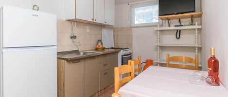 Apartment (A5) | Private kitchen