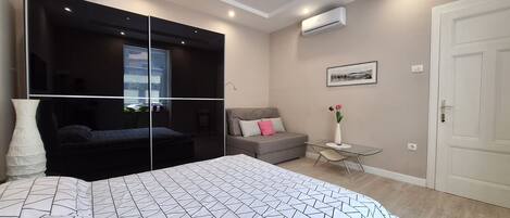 LÀgenhet (A1) | VÀrdeförvaringsskÄp pÄ rummet, strykjÀrn/strykbrÀda och gratis wi-fi