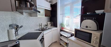 아파트 (A2) | 전용 주방 | 냉장고, 전자레인지, 쿡탑, 식기 세척기