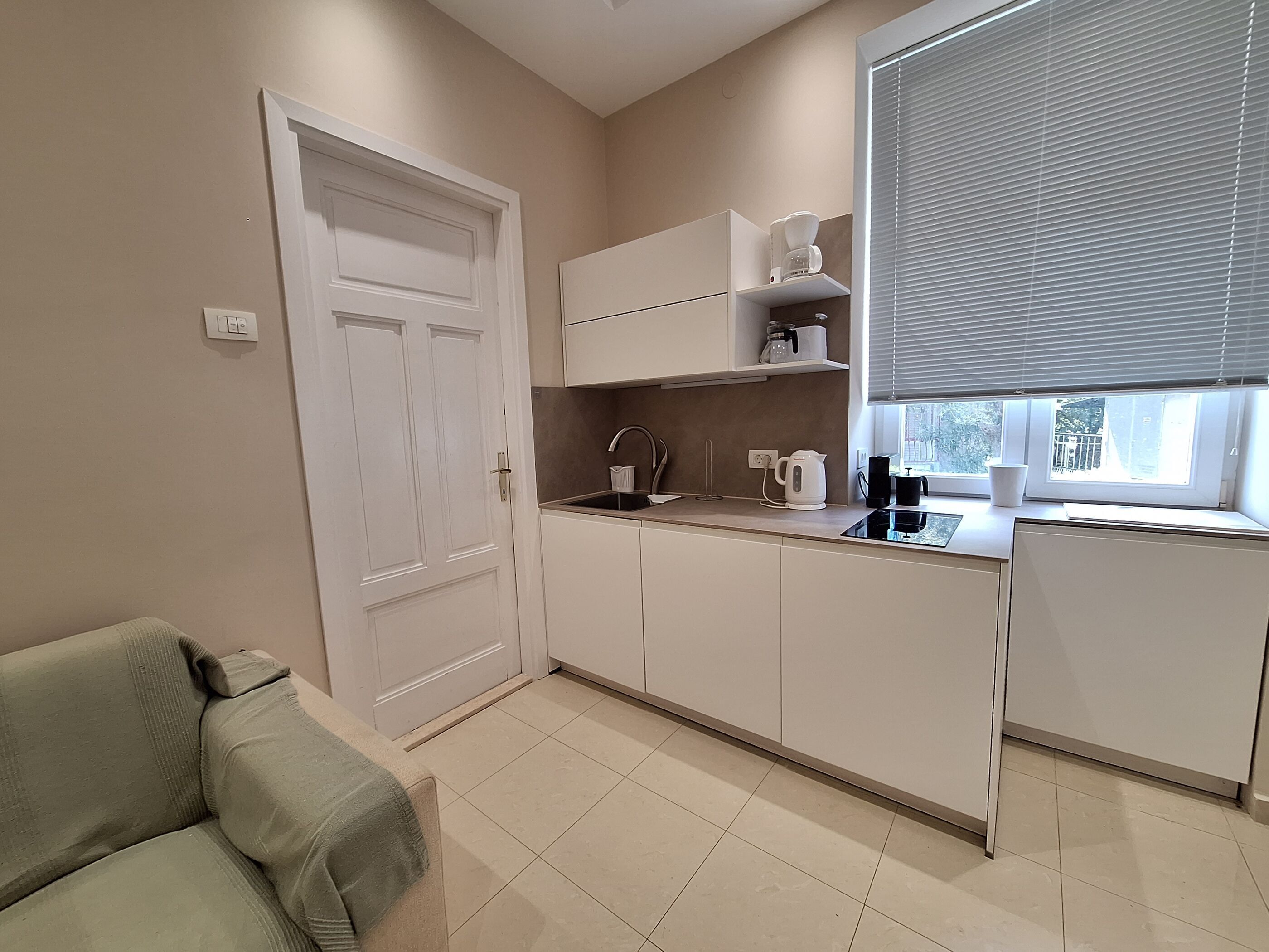 Departamento (A1) | Cocina privada | Refrigerador, microondas, parrilla de estufa y lavavajillas 