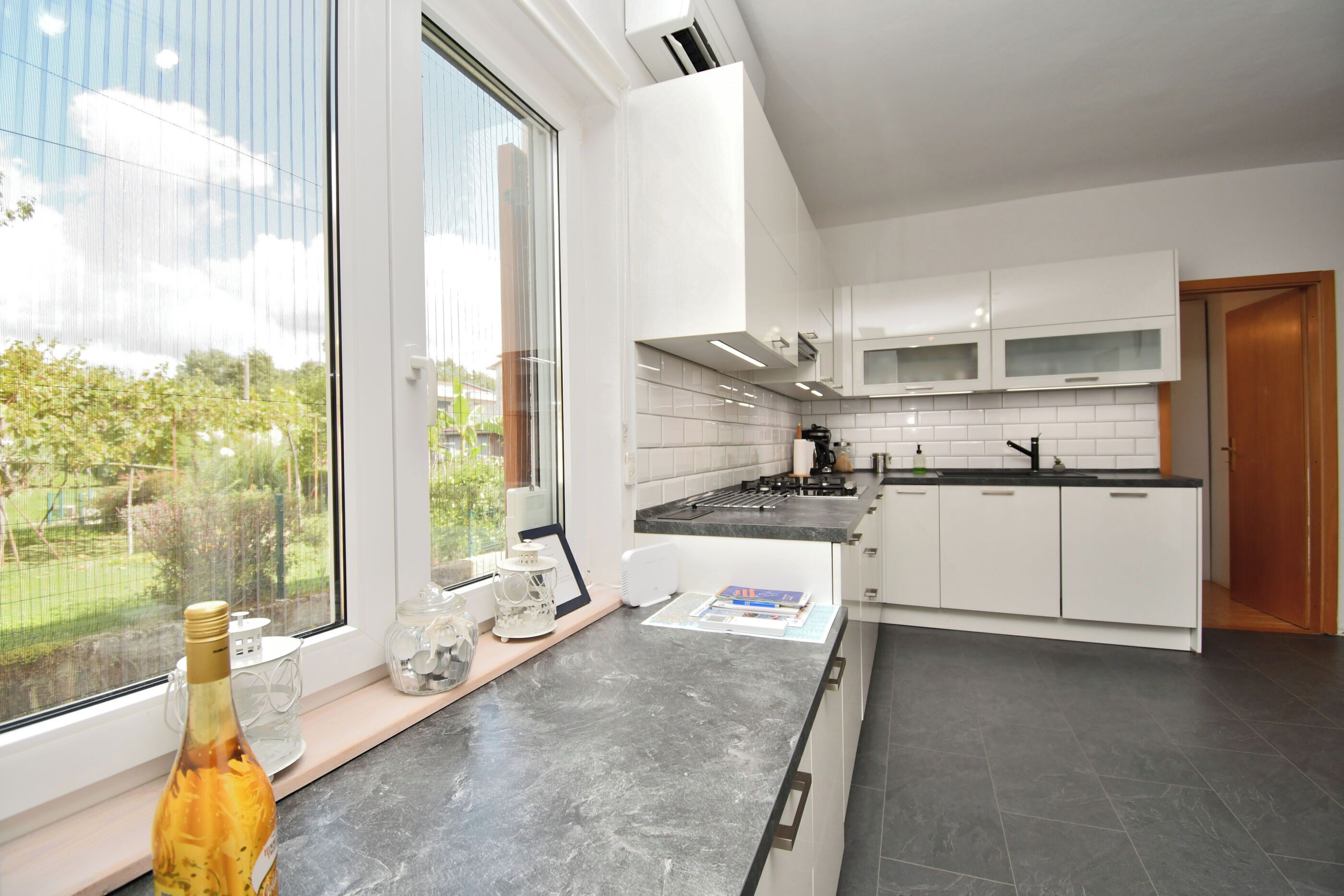 House | Private kitchen | Fridge, microwave, oven, stovetop