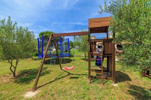 Courtyard - Apartments I&M (Lopar)