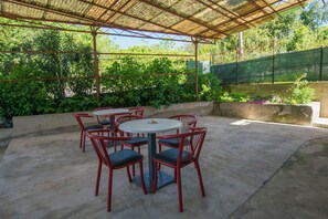 Outdoor dining - Apartment Flower (Rijeka)