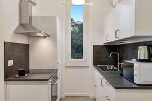 Frigorifero, microonde, tostapane