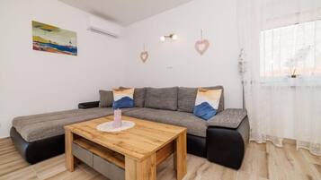 Apartment (A2) | Living area