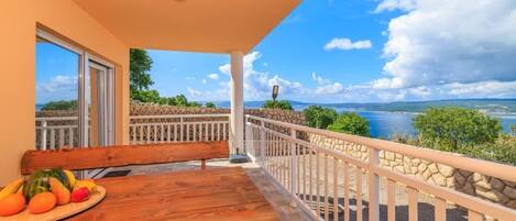 Appartement (A2) | Restauration en plein air