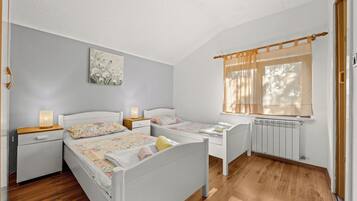 Apartment (A4) | Iron/ironing board, free WiFi