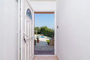 Apartment (A1) | Flur