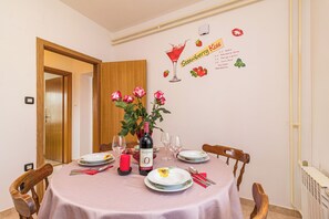 Apartment (A1) | Speisen