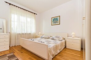 Apartment (A1)
