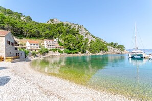 Beach nearby - House Mateljan (Jelsa)
