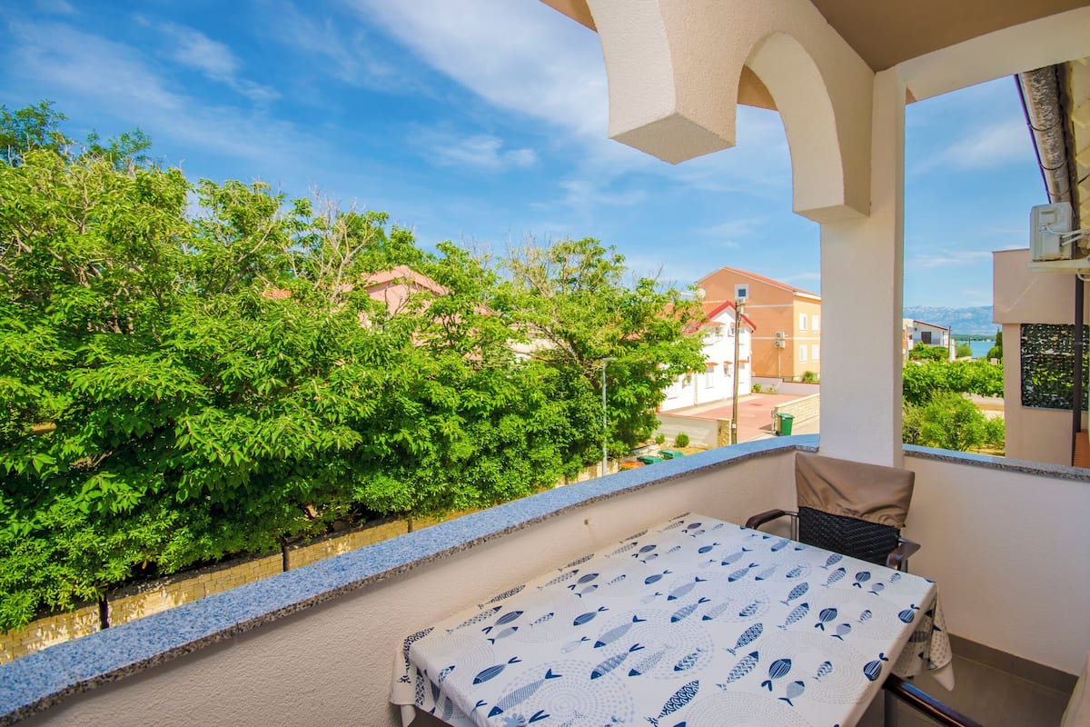 Apartemen (A2) | Tempat makan outdoor
