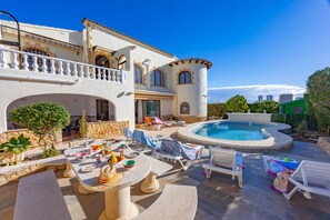 Outdoor dining - Villa Delmare - Plusholidays (Calpe)