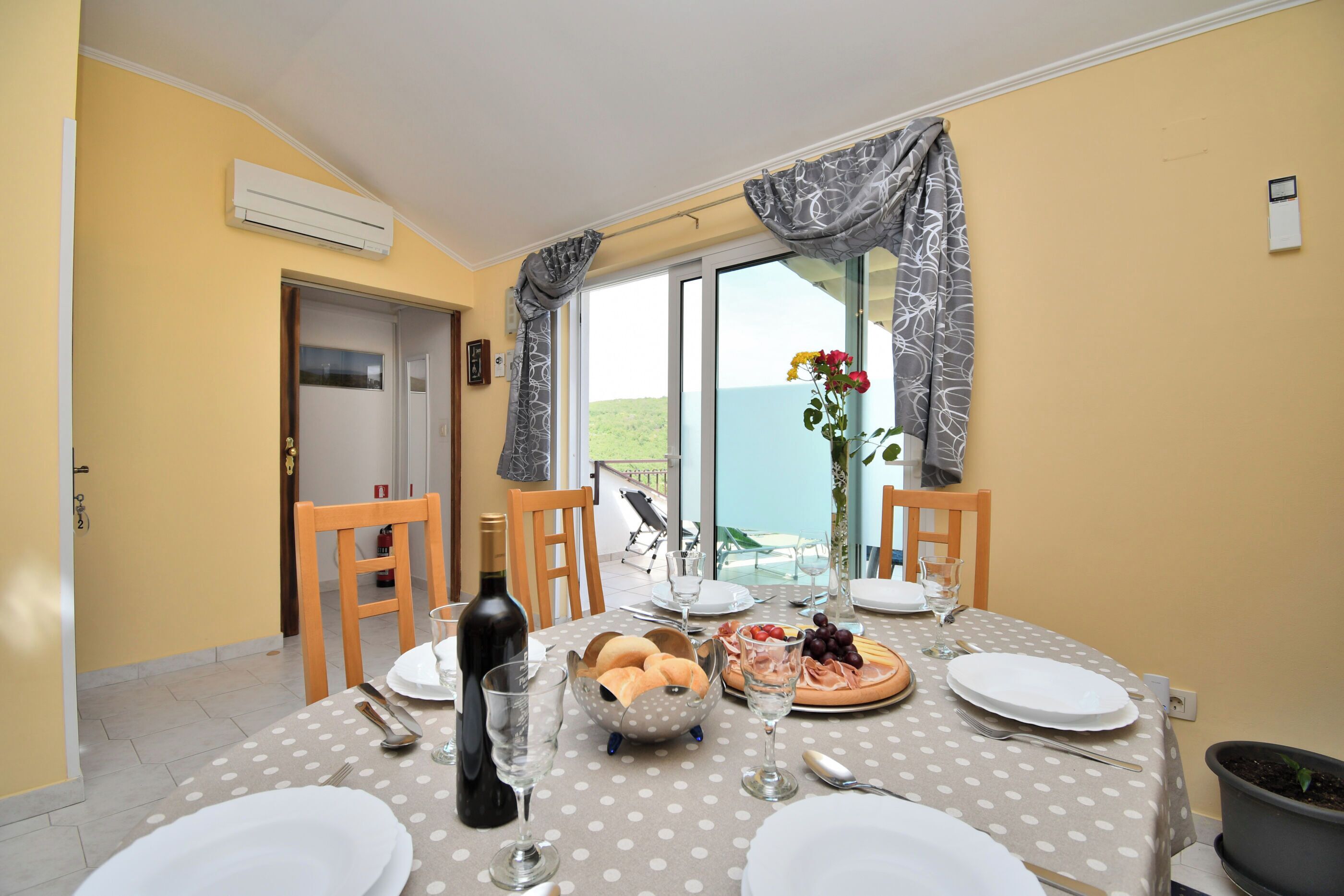 Apartment (A1) | Dining