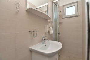 Apartment (A1) | Bathroom