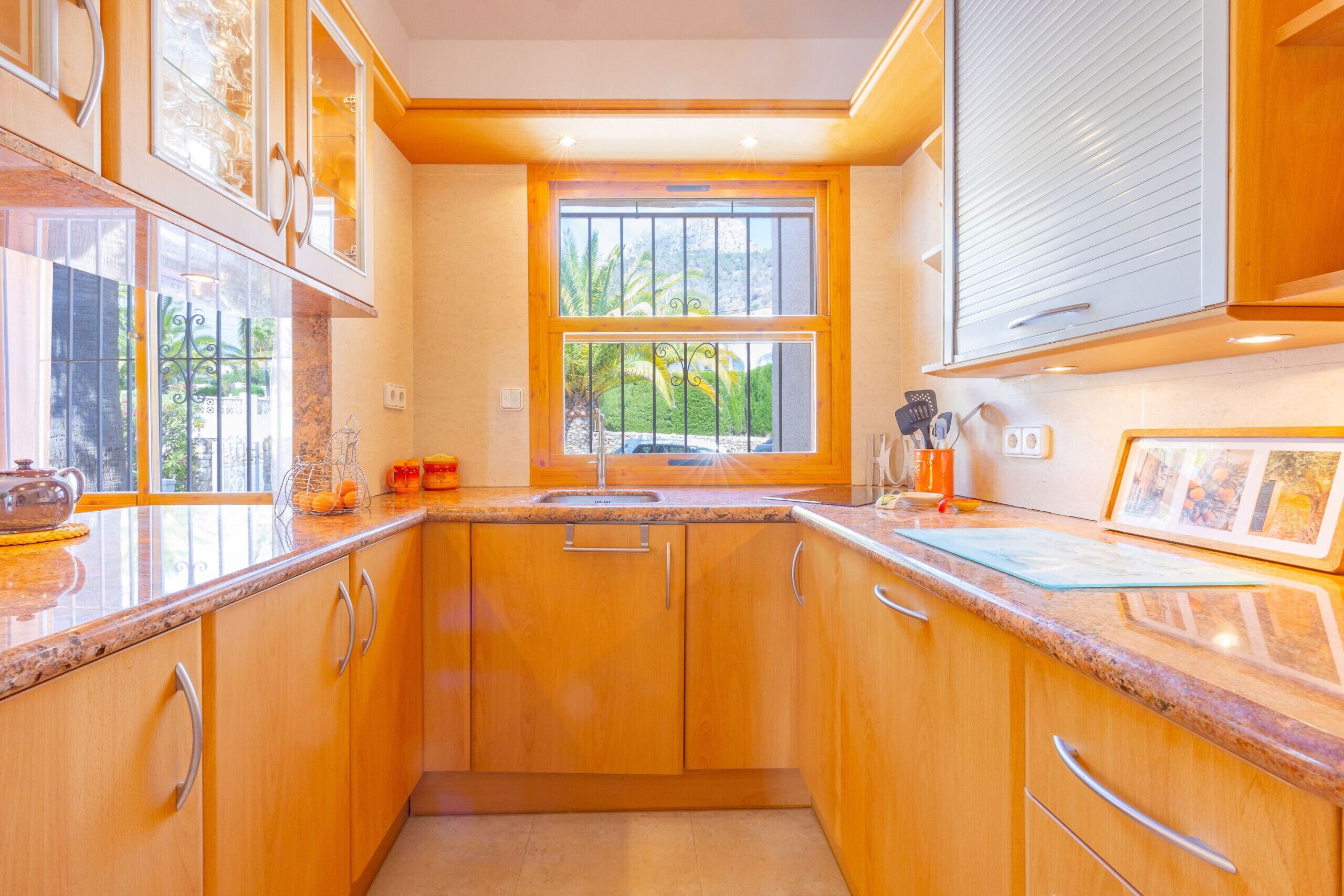 Réfrigérateur, micro-ondes, four, lave-vaisselle