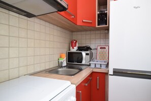 Apartment (A1) | Private kitchen - Apartments Milena (Solta)