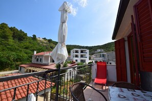 Apartment (A2) | Balcony - Apartments Milena (Solta)