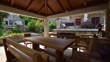 BBQ/picnic area