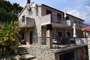 Kiến trúc tòa nhà