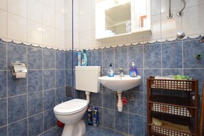 Apartment (A1) | Bathroom | Towels - Apartments Milena (Solta)