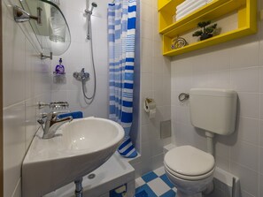 Studio (A1) | Bathroom - Apartment Sunny Studio (Crikvenica)