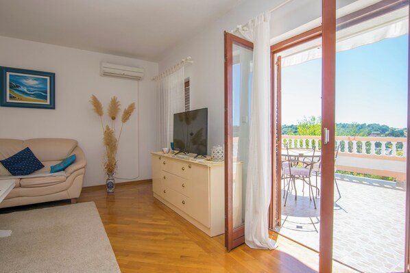 Apartment (A2) | Living room