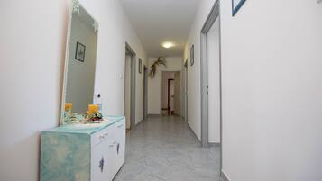 Apartment (A2) | Hallway