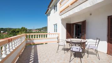 Apartment (A2) | Terrace/patio