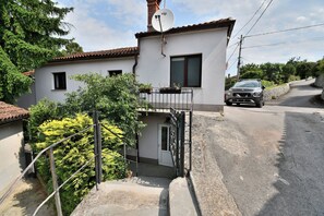 Building design - Apartment Bela (Matulji)