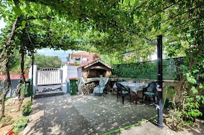 Outdoor dining - Apartment Rose Garden (Rovinj)